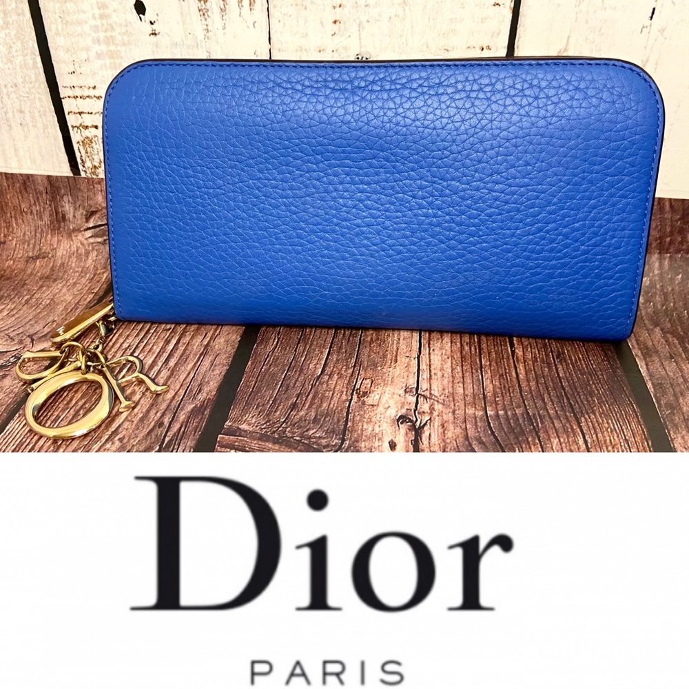 Christian Dior leather zippy wallet like new 💙